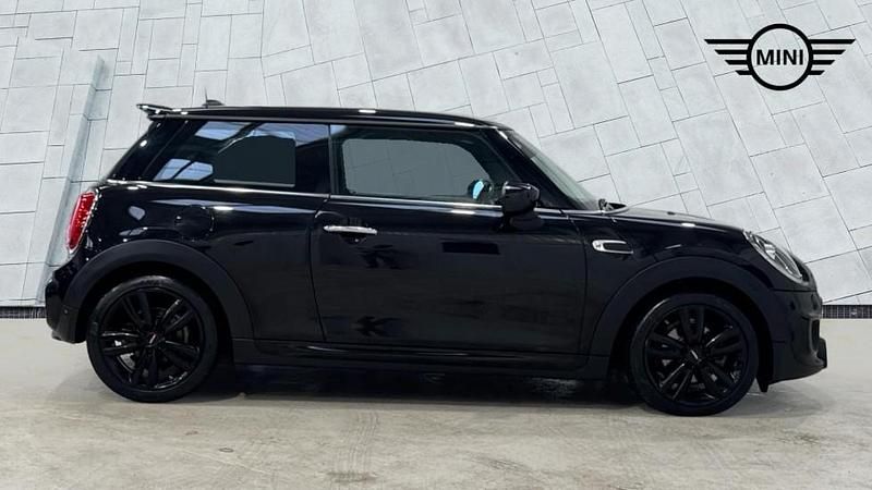 Używany Mini Cooper Hatch 134 KM (98 kW) 2020 Czarny Hatchback