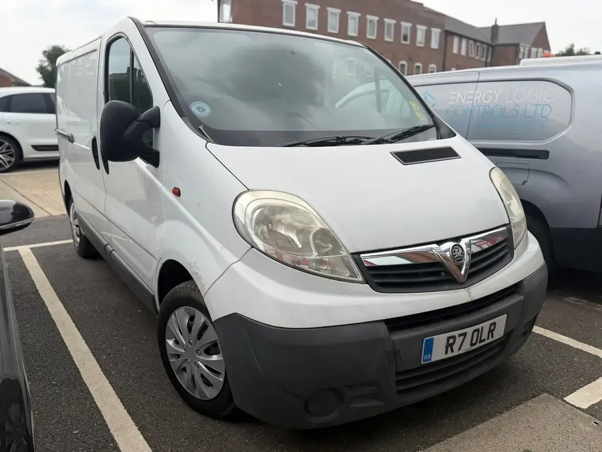 Used Vauxhall Vivaro 90 HP (66 kW) 2008 White MPV