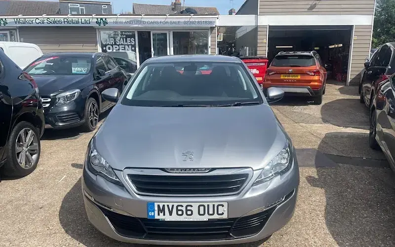 Used Peugeot 308 SW Active 120 HP (88 kW) 2016 Estate