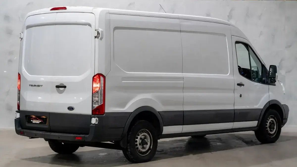 Usado Ford Transit 130 CV (95 kW) 2019 Blanco Van