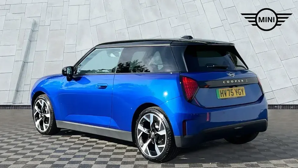 Used Mini Cooper SE Hatch 158 kW (215 HP) 2025 Blue Hatchback