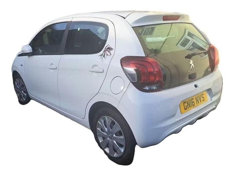 Used Peugeot 108 Active 68 HP (50 kW) 2016 White Hatchback