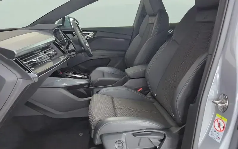 Gebraucht Audi Q4 e-tron S-Line 150 kW (204 PS) 2023 Grau SUV
