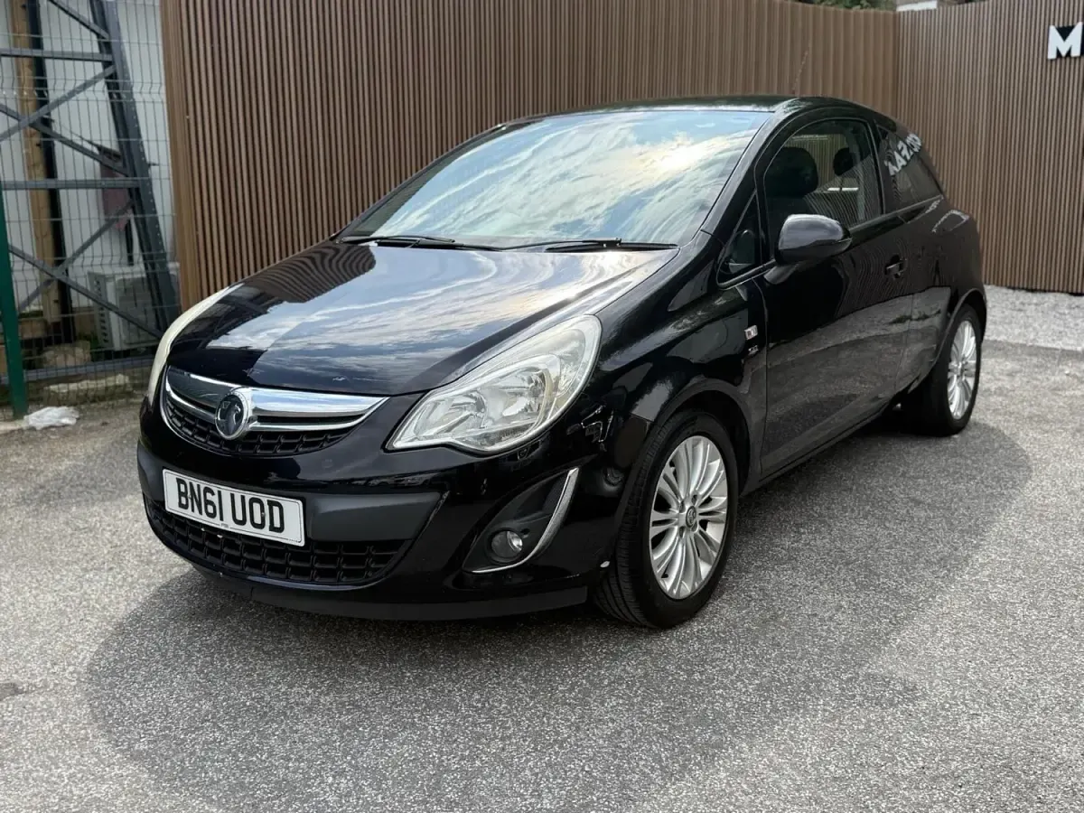 Używany Vauxhall Corsa 2011 Czarny Hatchback