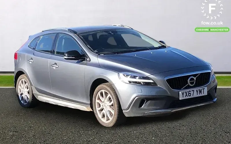 Used Volvo V40 Pro 152 HP (111 kW) 2017 Hatchback