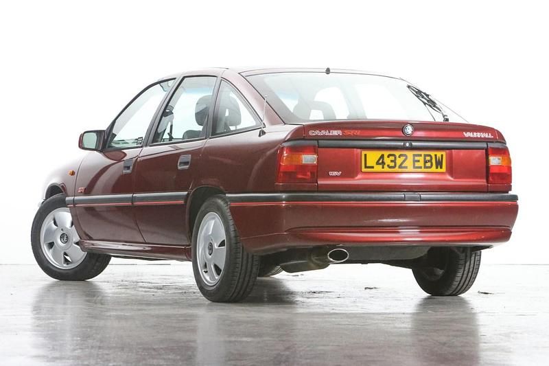 Used Vauxhall Cavalier SRi 1993 Red Hatchback