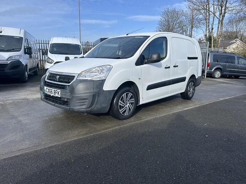 White Used 2017 Peugeot Partner S MPV | £6,400 (Good price) - Image 1/4