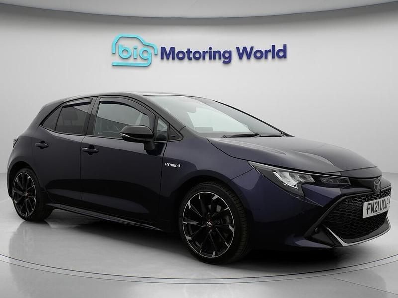 Blue/black Used 2021 Toyota Corolla Sport Hatchback | £16,700 (Fair price) - Image 1/4