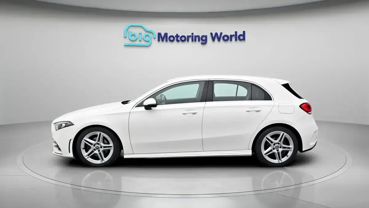 Used Mercedes A180 AMG line 136 HP (100 kW) 2019 White Hatchback