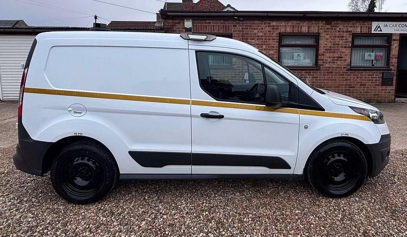 Used Ford Transit Connect 100 HP (73 kW) 2018 White MPV