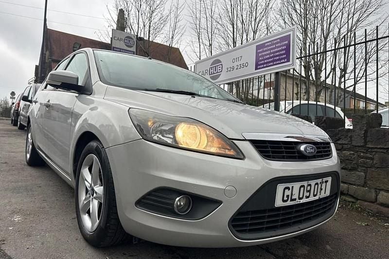 Used Ford Focus Zetec 99 HP (72 kW) 2009 Silver Hatchback