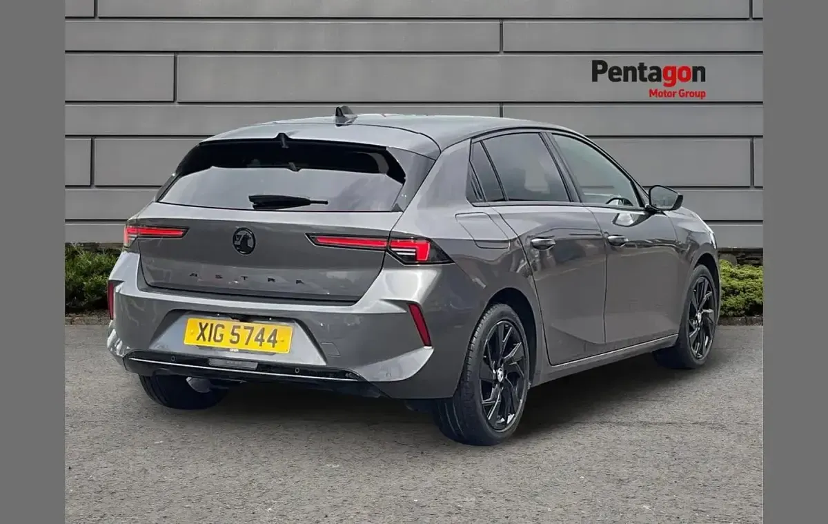 Used Vauxhall Astra 128 HP (94 kW) 2024 Grey Hatchback
