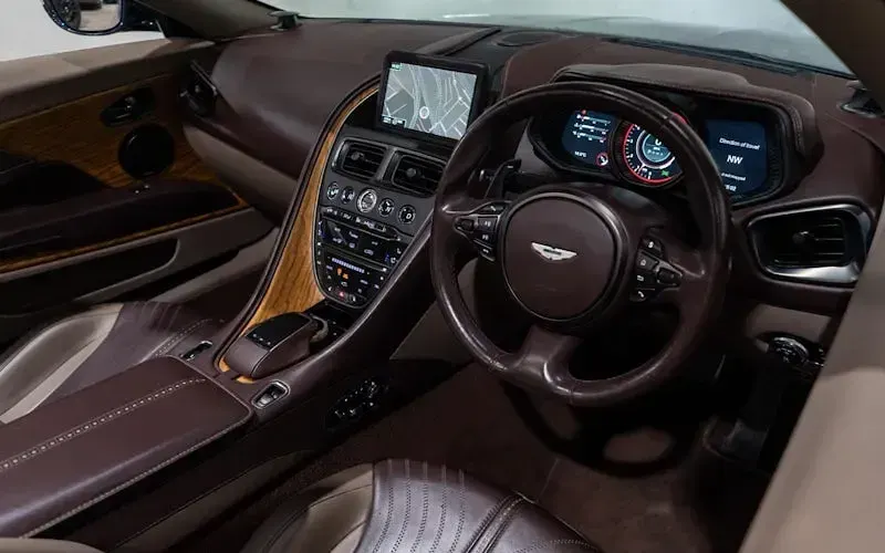 Used Aston Martin DB11 510 HP (375 kW) 2018 Grey Cabriolet