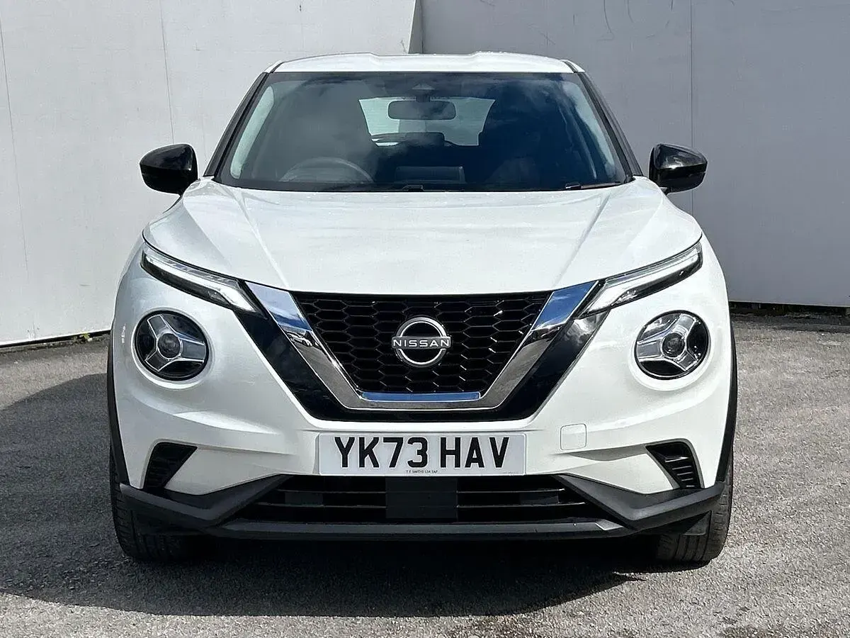 Used Nissan Juke Acenta 117 HP (86 kW) 2023 White SUV