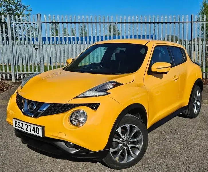 Usado Nissan Juke Tekna 117 HP (86 kW) 2017 Amarelo SUV