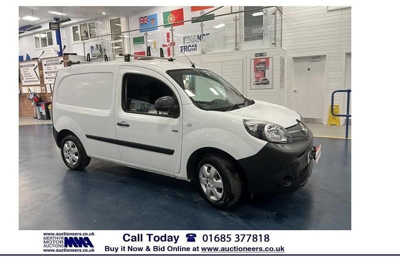 Used Renault Kangoo Business 44 kW (60 HP) 2018 White MPV
