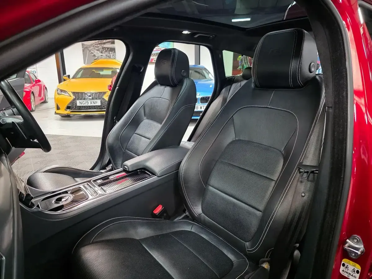Used Jaguar XF Sportbrake S 300 HP (220 kW) 2019 Red Estate