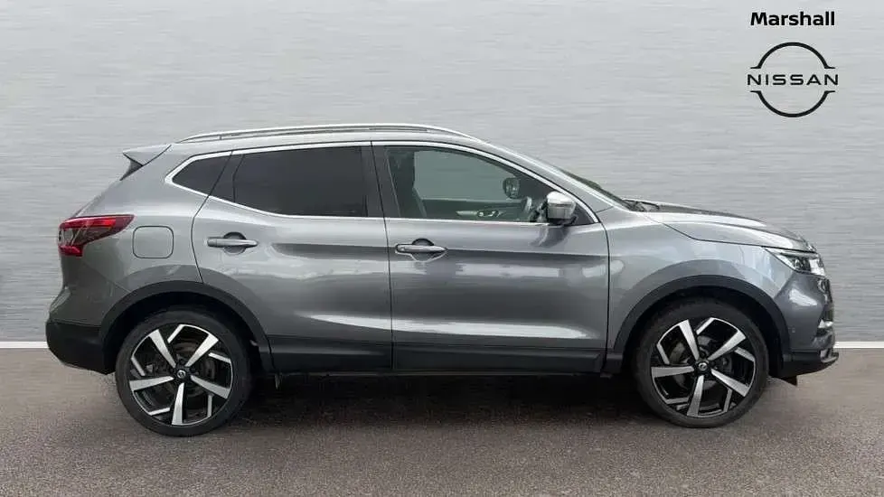 Used Nissan Qashqai Tekna+ 115 HP (84 kW) 2017 Grey SUV