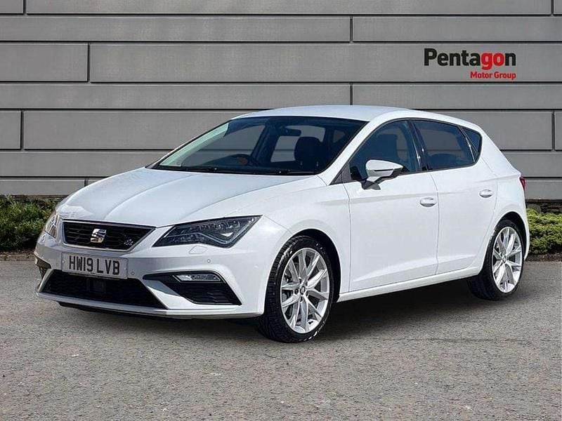 Used Seat Leon FR Sport 128 HP (94 kW) 2019 White Hatchback