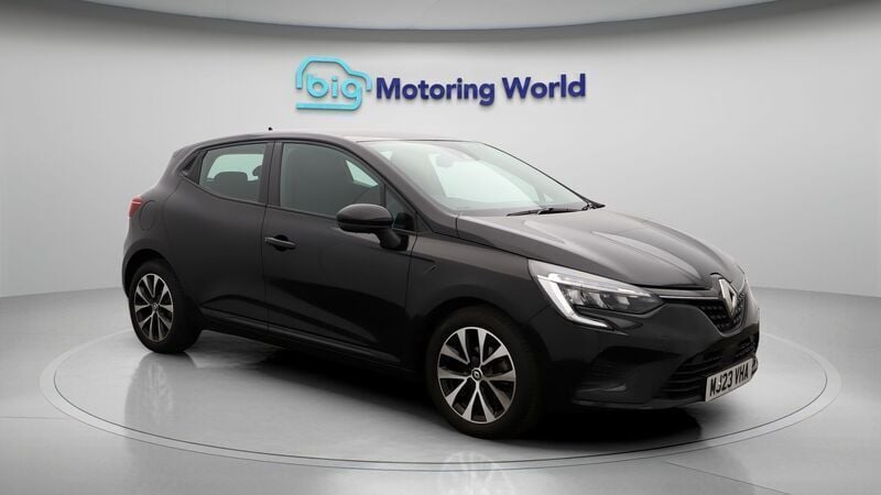 Used 2022 Renault Clio V Evolution Hatchback | £13,500 (Fair price) - Image 1/4