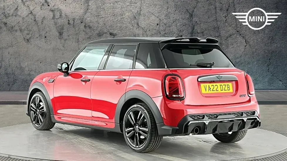 Used Mini Cooper Hatch 134 HP (98 kW) 2022 Red Hatchback