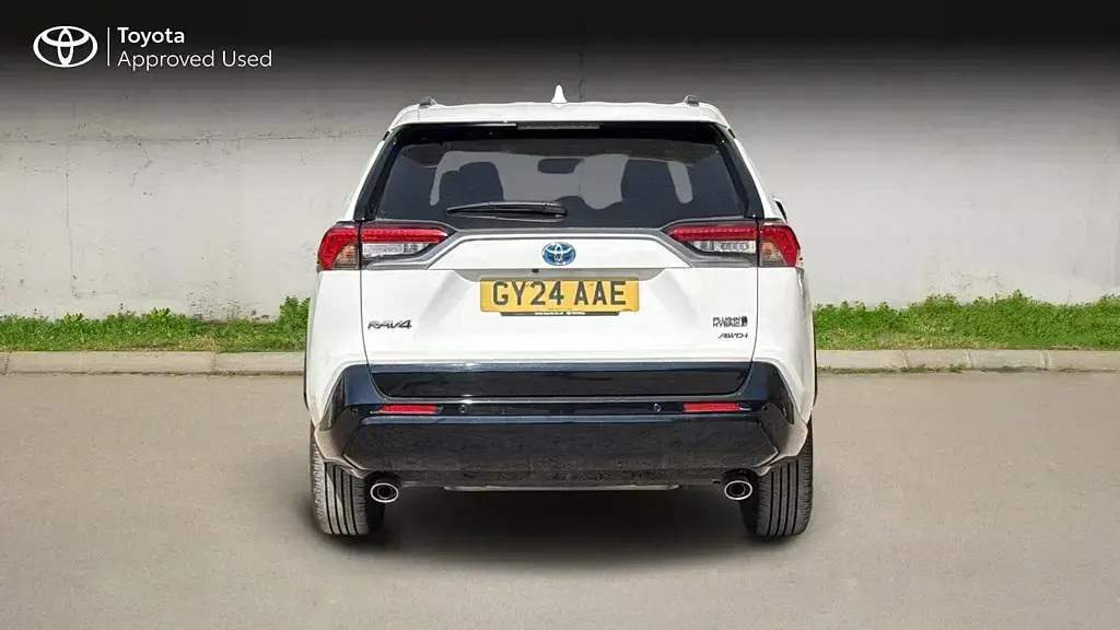 Used Toyota RAV4 Hybrid Design 2024 White SUV