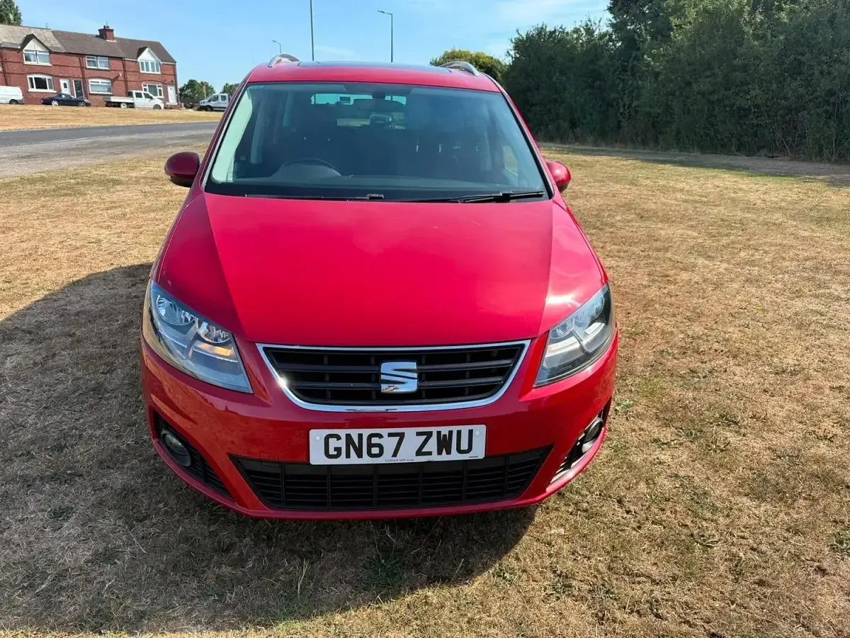 Used Seat Alhambra Ecomotive 150 HP (110 kW) 2017 Red MPV