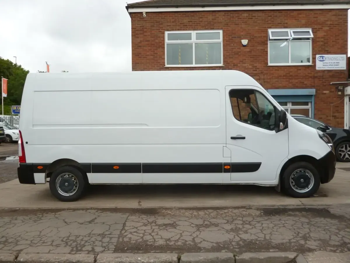 Used Vauxhall Movano Edition 135 HP (99 kW) 2020 White