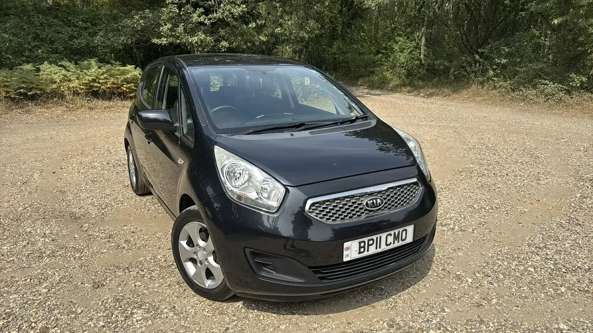 Used Kia Venga 125 HP (91 kW) 2011 Black Hatchback
