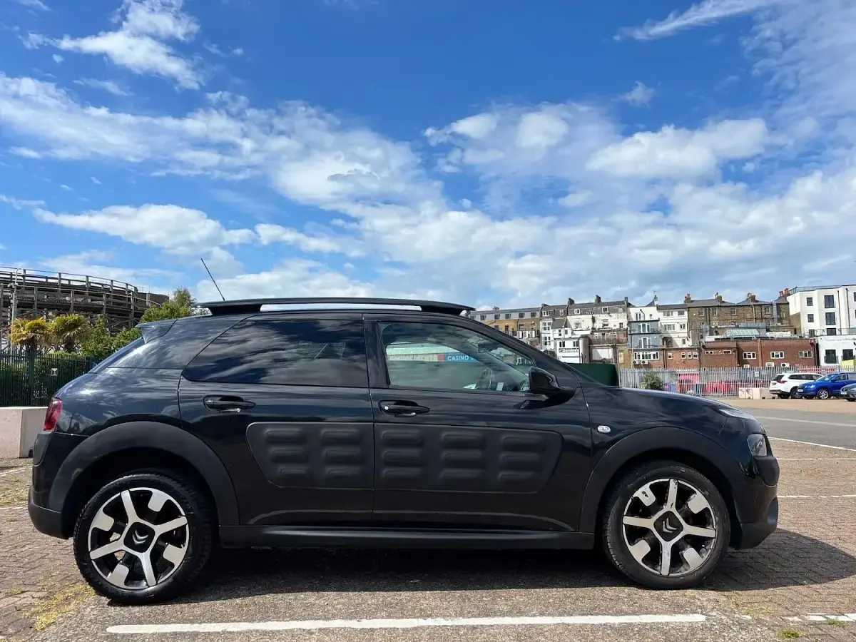 Used Citroën C4 Cactus Flair 2015 Black Hatchback