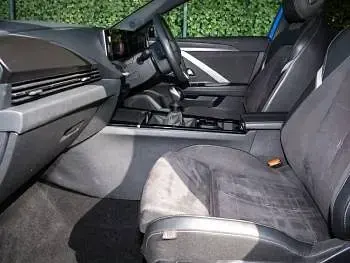 Used Vauxhall Astra Ultimate 130 HP (95 kW) 2024 Blue Estate