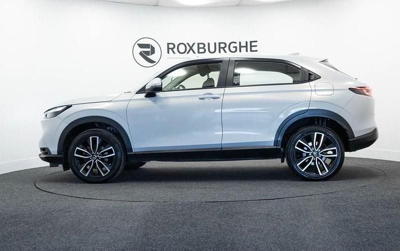 Used Honda HR-V Elegance 131 HP (96 kW) 2022 White SUV