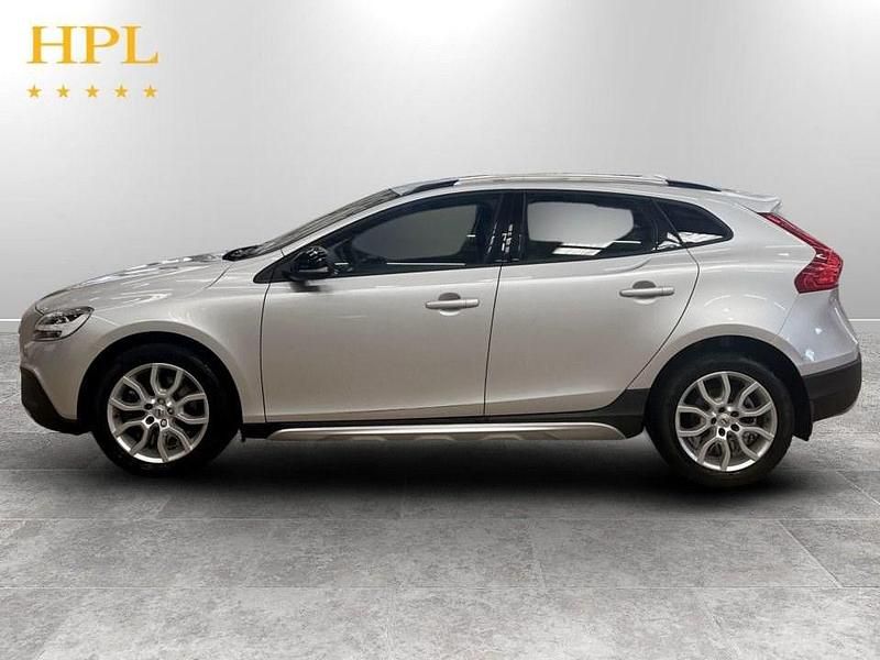 Used Volvo V40 152 HP (111 kW) 2019 Silver Hatchback