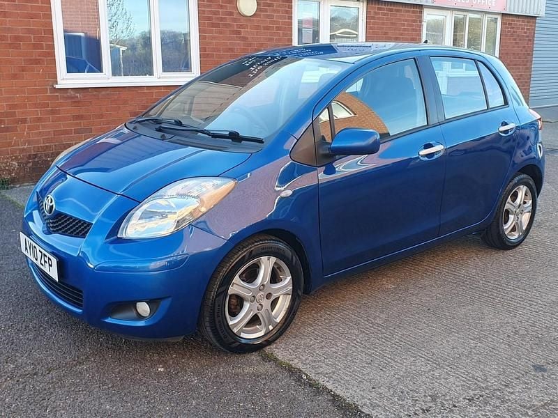 Used Toyota Yaris 101 HP (74 kW) 2010 Blue Hatchback