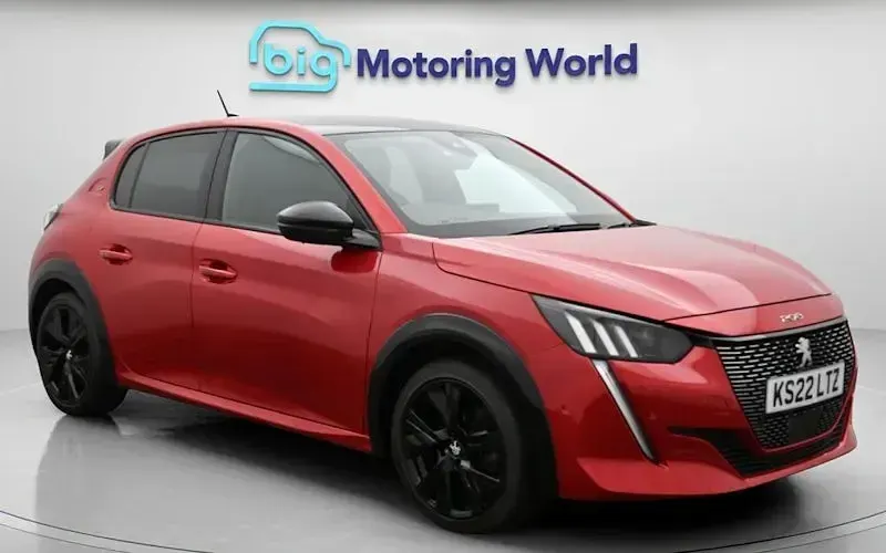 Used Peugeot 208 GT 102 HP (75 kW) 2022 Hatchback
