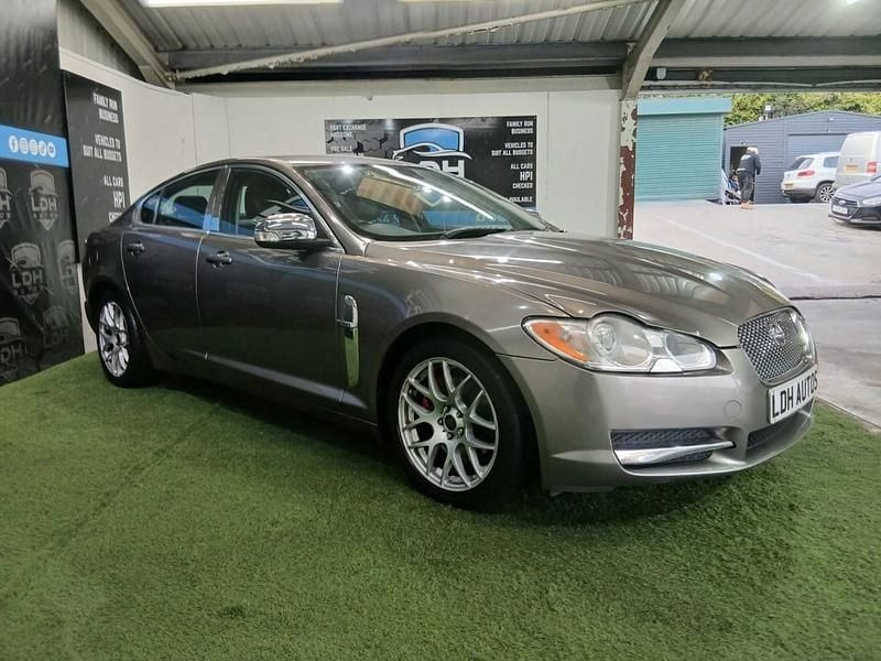 Begagnad Jaguar XF Luxury 2009 Grå Sedan