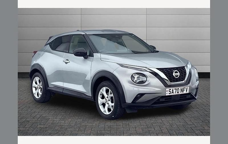 Used Nissan Juke N-Connecta 114 HP (83 kW) 2020 Silver SUV