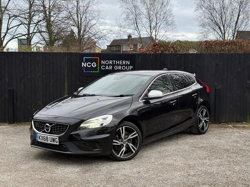 Used Volvo V40 R-Design Pro 150 HP (110 kW) 2018 Black Hatchback