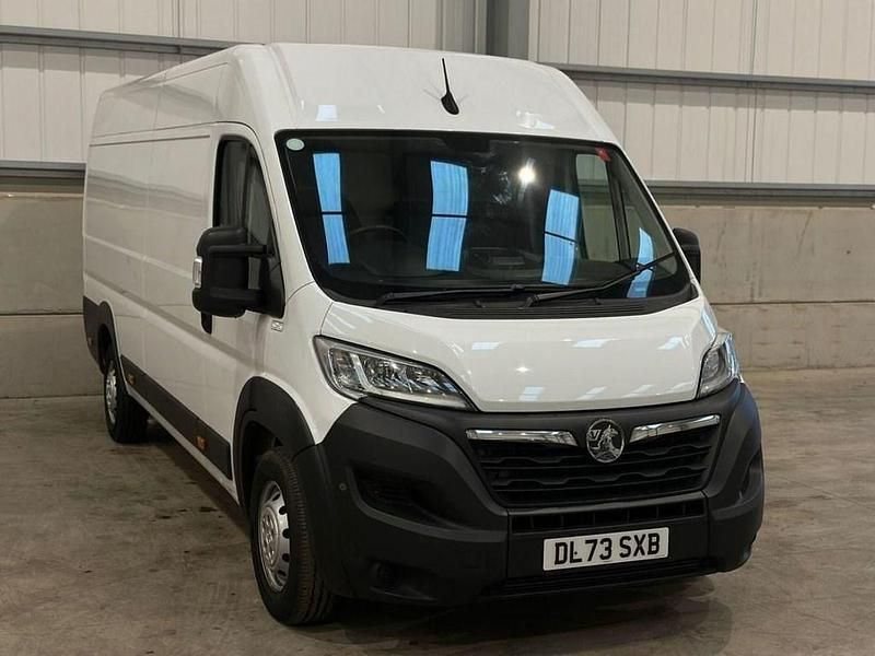 Used Vauxhall Movano 140 HP (102 kW) 2023 White
