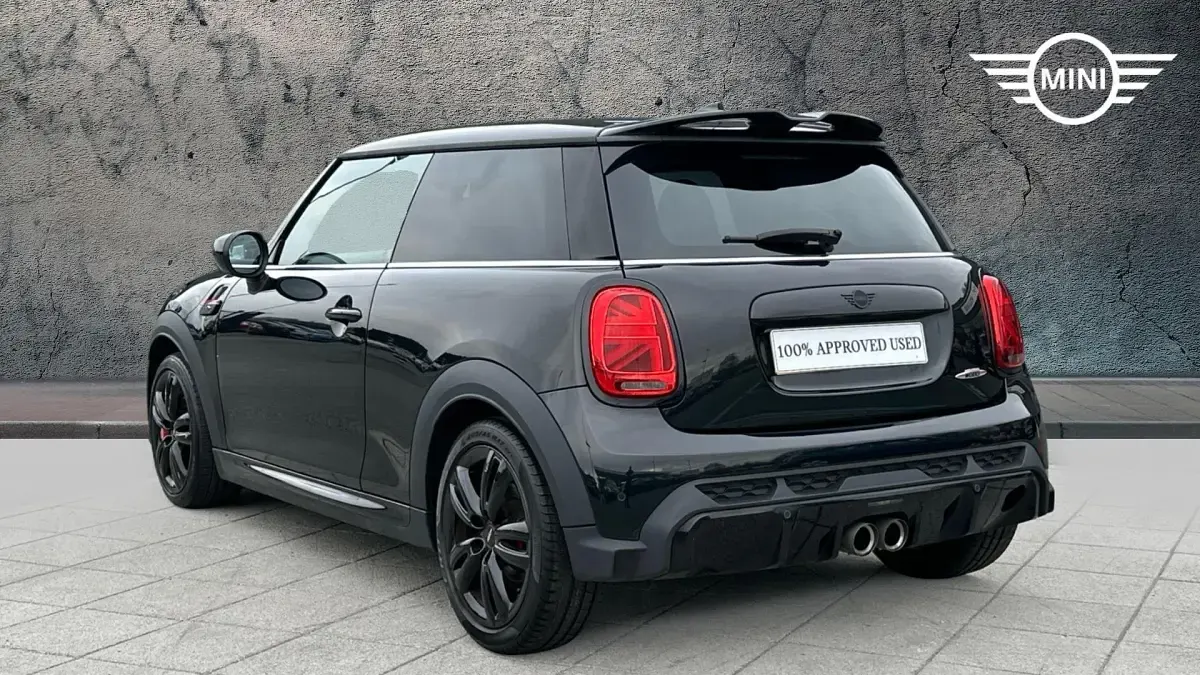 Begagnad Mini John Cooper Works Hatch 228 HK (167 kW) 2022 Svart Halvkombi