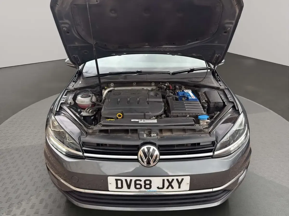 Used VW Golf VII SE 115 HP (84 kW) 2018 Grey Hatchback