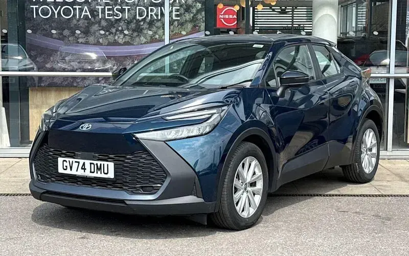 Used Toyota C-HR 140 HP (102 kW) 2026 SUV