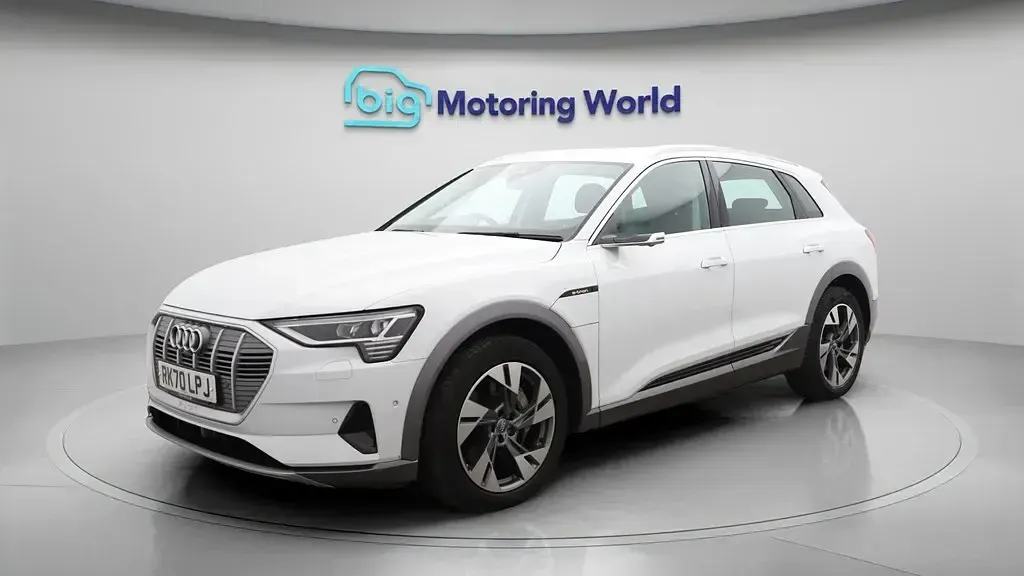 Begagnad Audi e-tron 300 kW (408 HK) 2020 SUV