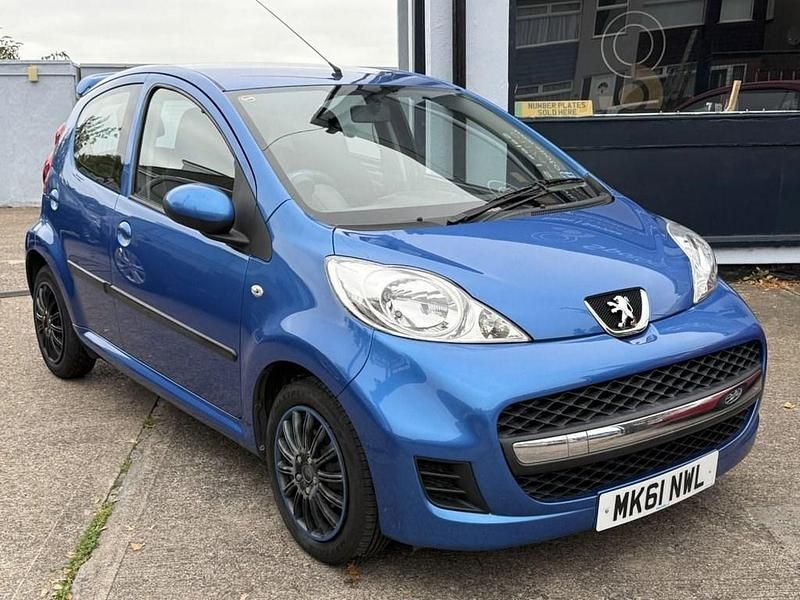 Used Peugeot 107 68 HP (50 kW) 2011 Blue Hatchback
