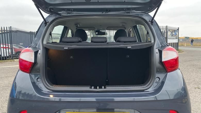 Used Hyundai i10 Advanced 63 HP (46 kW) 2025 Grey Hatchback