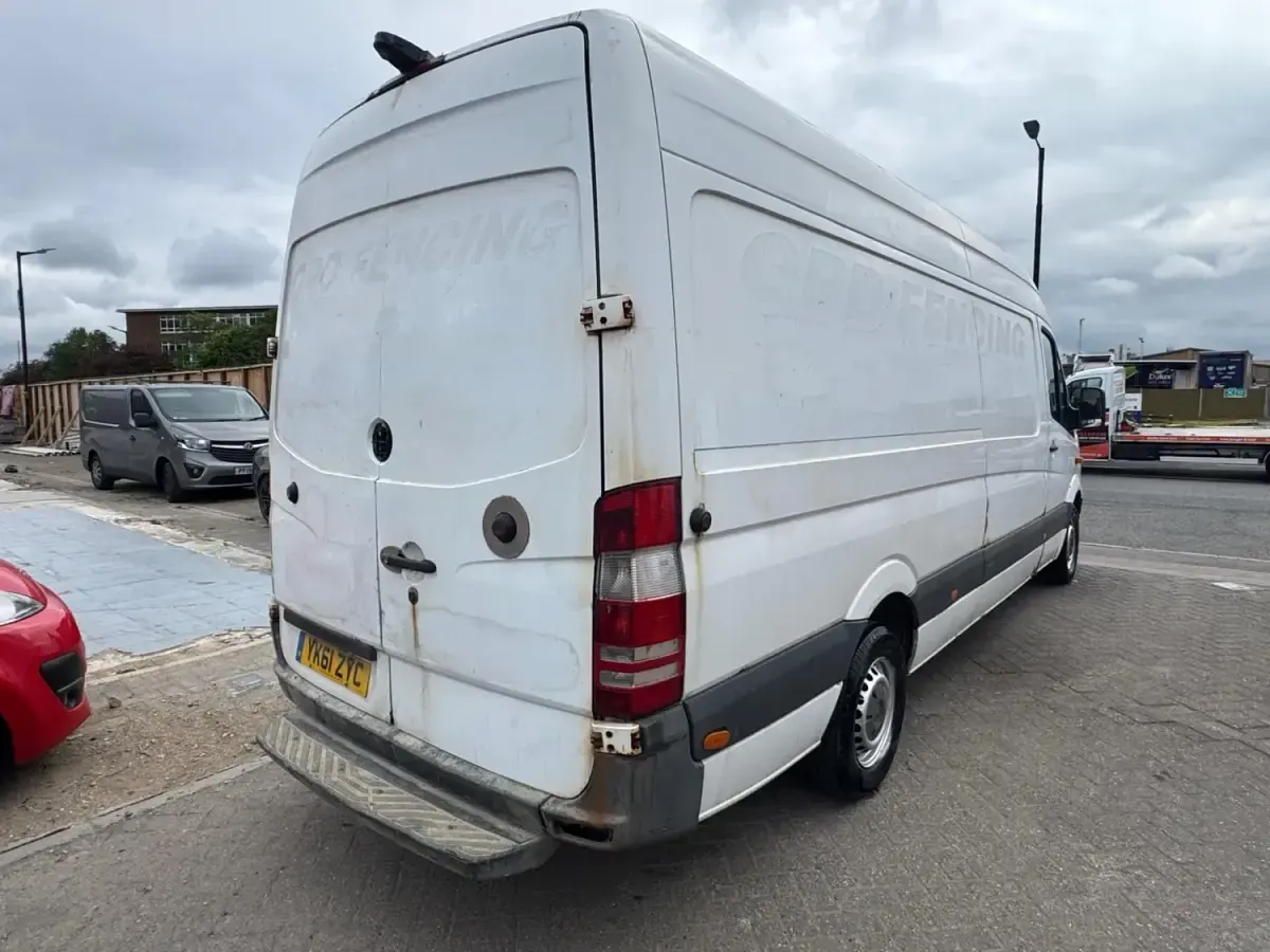 Używany Mercedes Sprinter 2011 Biały Van