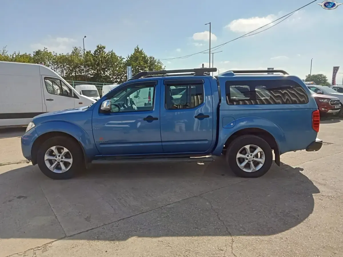 Used Nissan Navara Tekna 2011 Blue Pickup