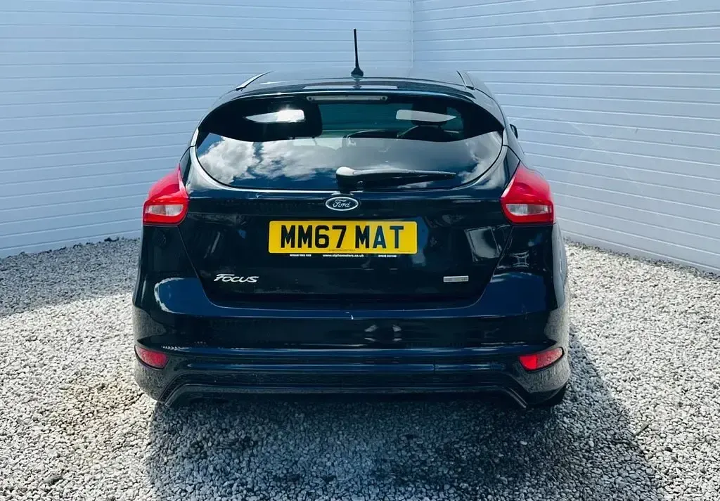 Used Ford Focus ST-Line 125 HP (91 kW) 2017 Black Hatchback