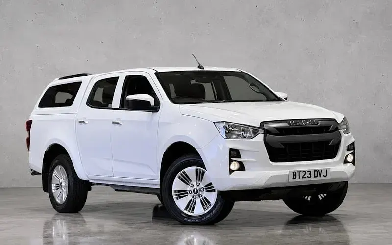 Used Isuzu D-Max 165 HP (121 kW) 2024 Cabriolet