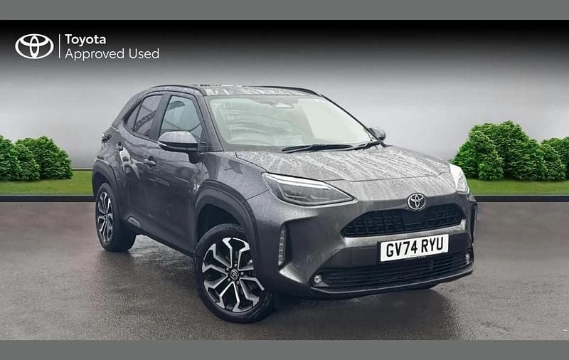 Used Toyota Yaris Cross Design 113 HP (83 kW) 2025 Grey SUV